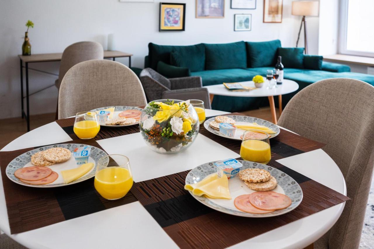 Spacious And Bright 2Bdr Apartment In The Old Town SJJ Eksteriør bilde