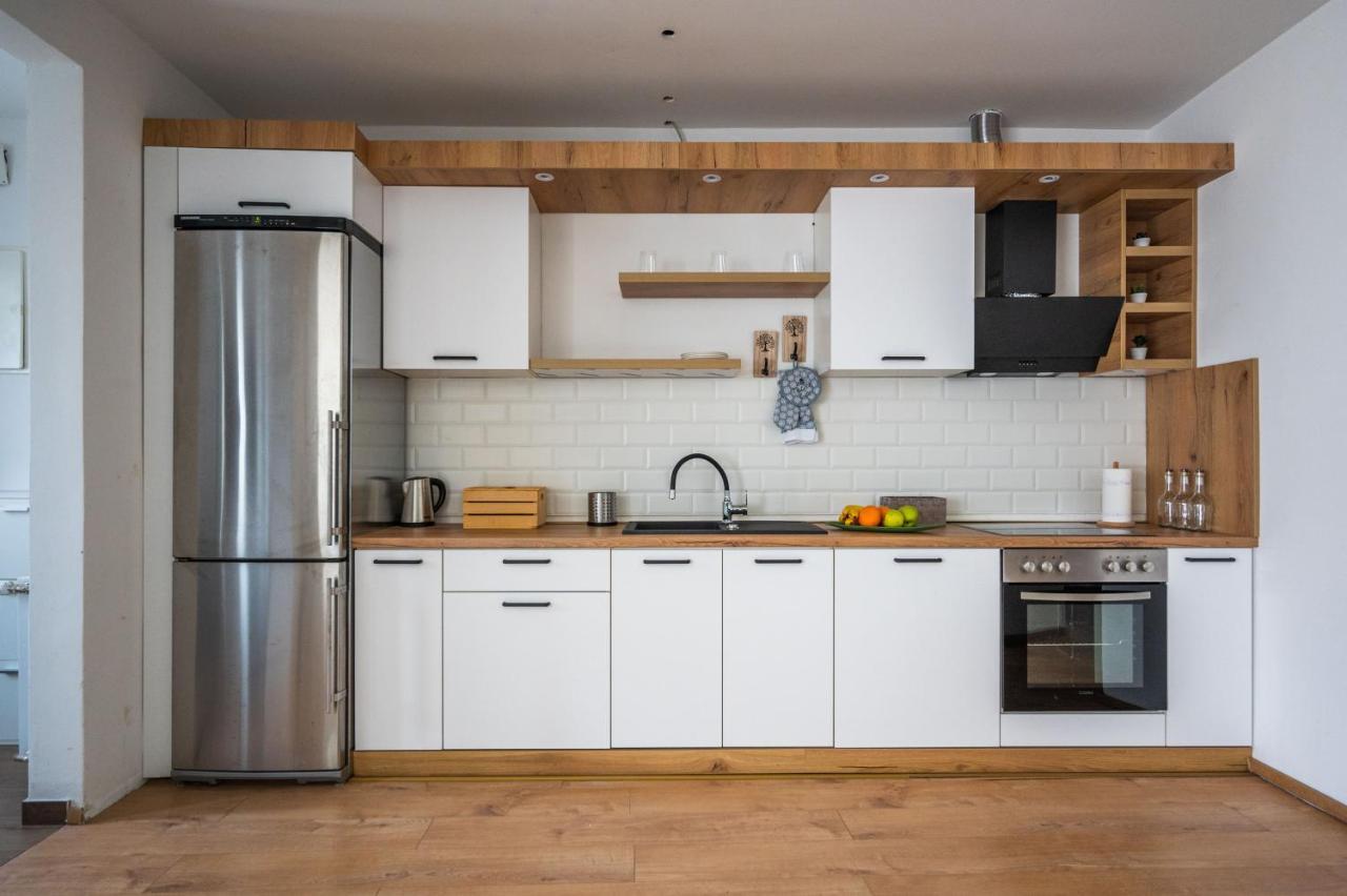 Spacious And Bright 2Bdr Apartment In The Old Town SJJ Eksteriør bilde