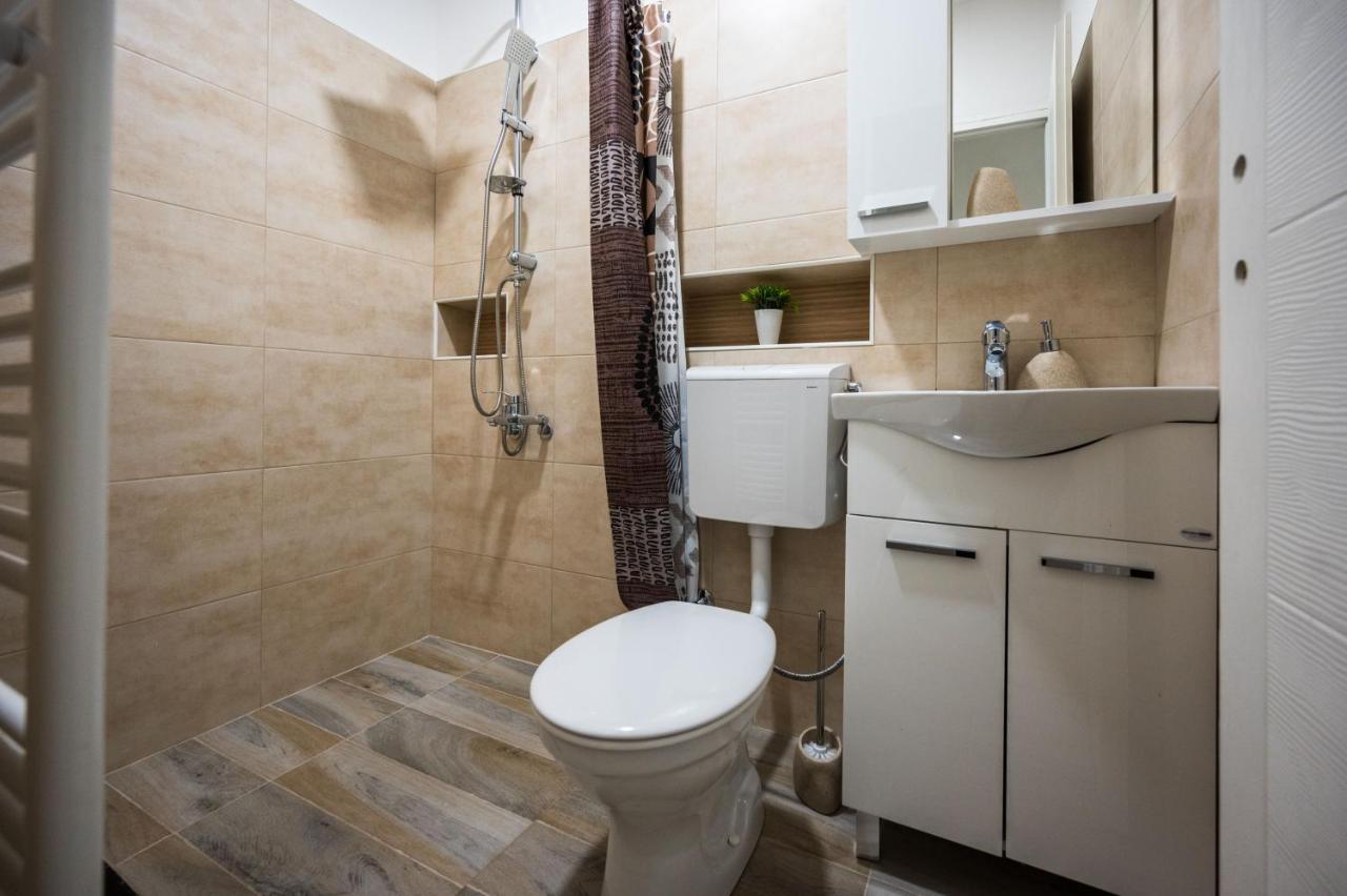 Spacious And Bright 2Bdr Apartment In The Old Town SJJ Eksteriør bilde