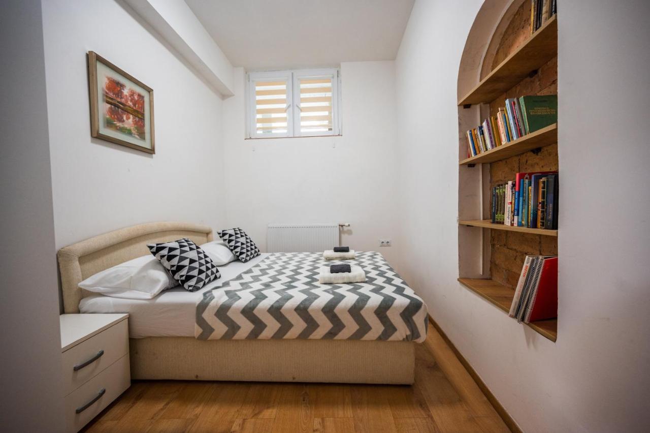 Spacious And Bright 2Bdr Apartment In The Old Town SJJ Eksteriør bilde